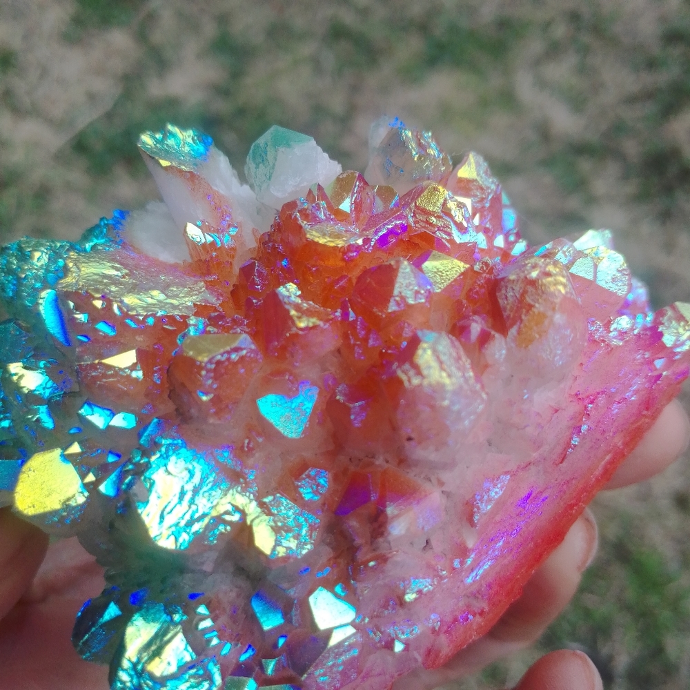 Aura Quarts cluster piece - Picture 1 of 3